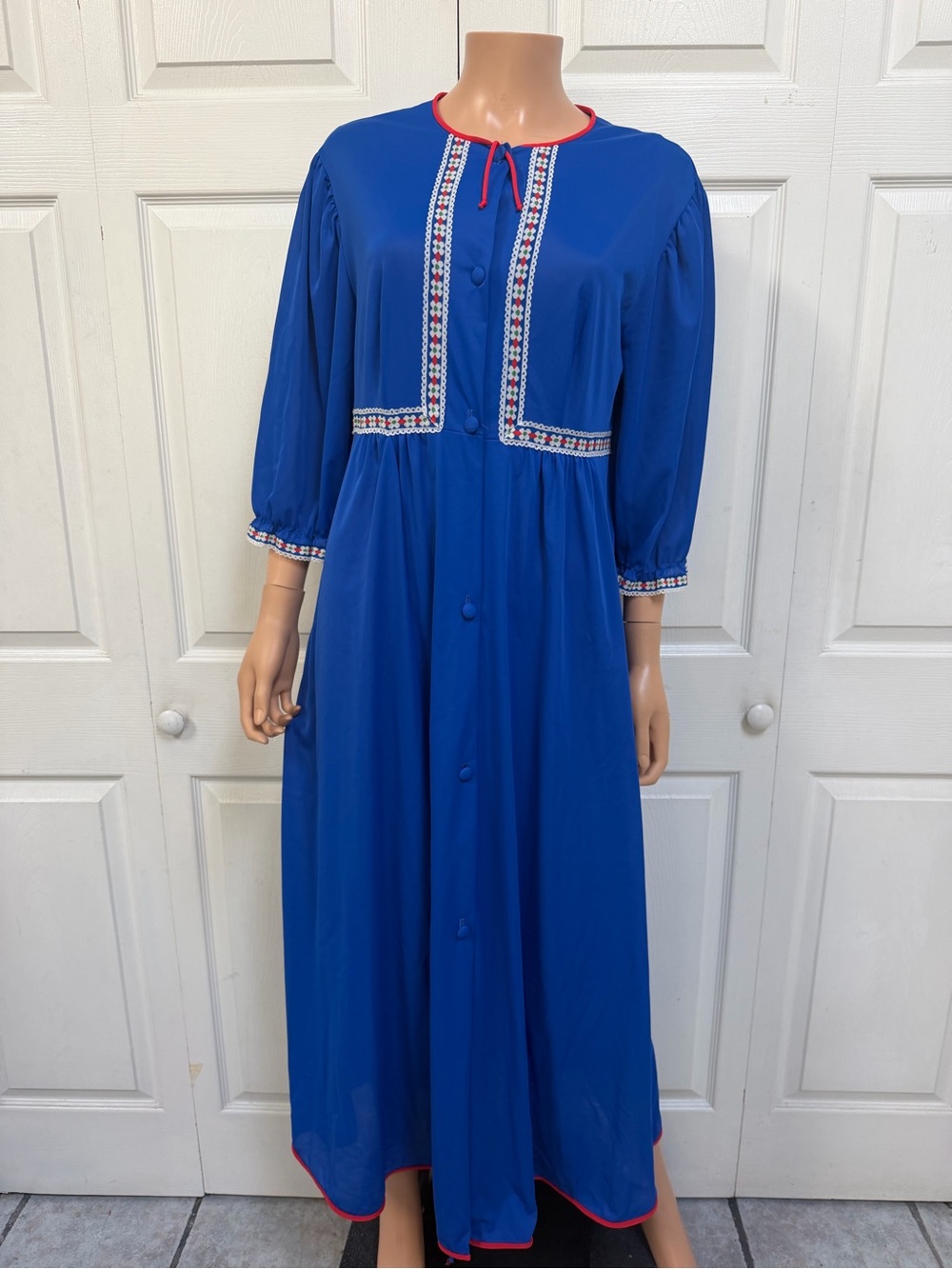 1970 Women’s Royal Blue Nylon Maxi Dress Robe Size L Ethnic Embroidered Accents